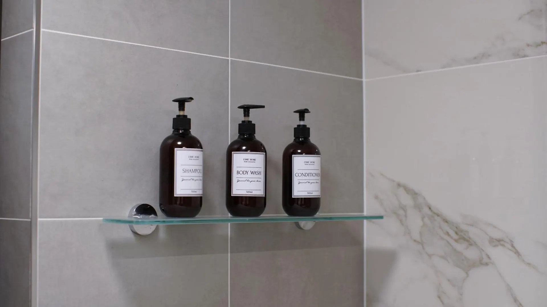 Apartamento Holesovice Delight: Modern Comfort With A Twist In Prague 7 República Checa