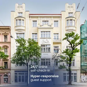 Turnkey I Charles Square Apartament